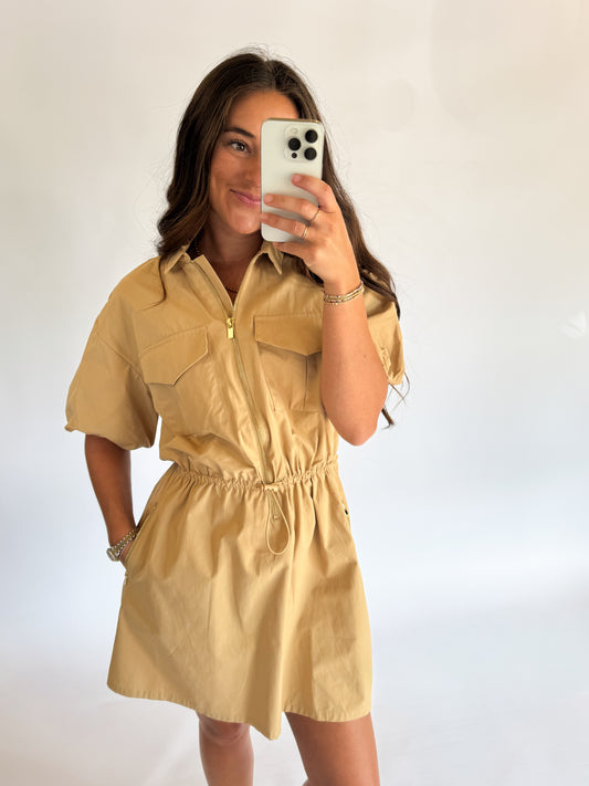 THE MARLOWE ZIPPER DRESS - BIEGE