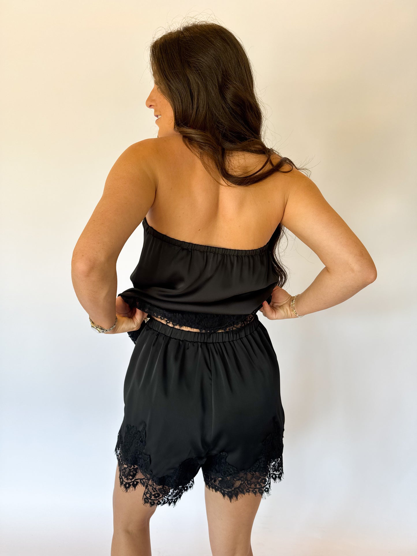THE WELLS SHORT