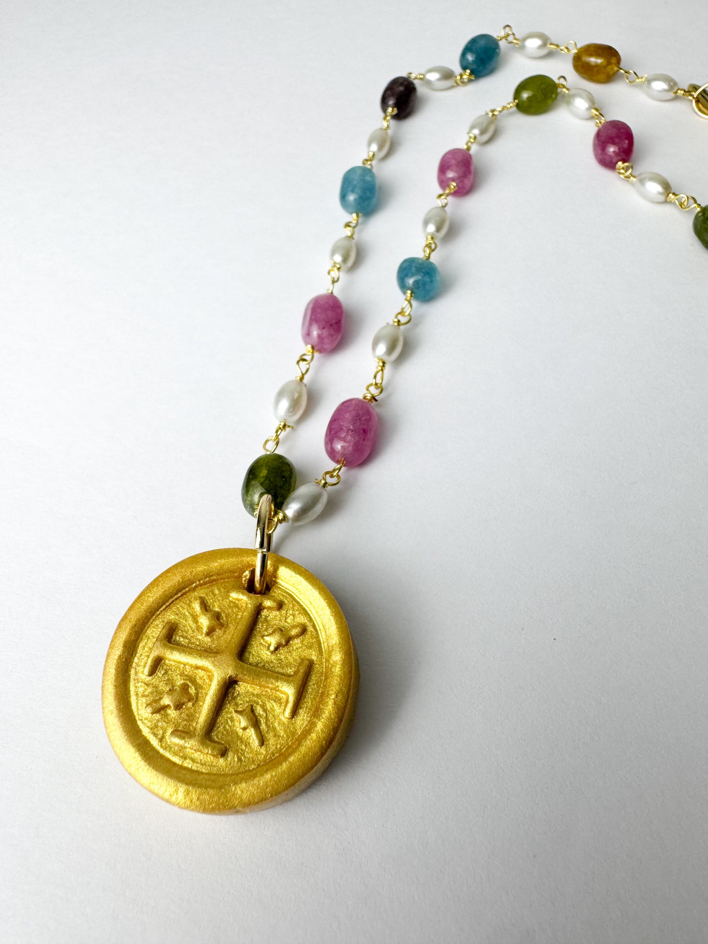 Hidden Truth- Multicolor Chain with Hannah Cross