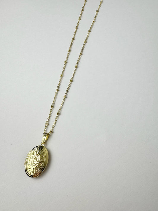 KEEPSAKE LOCKET NECKLACE