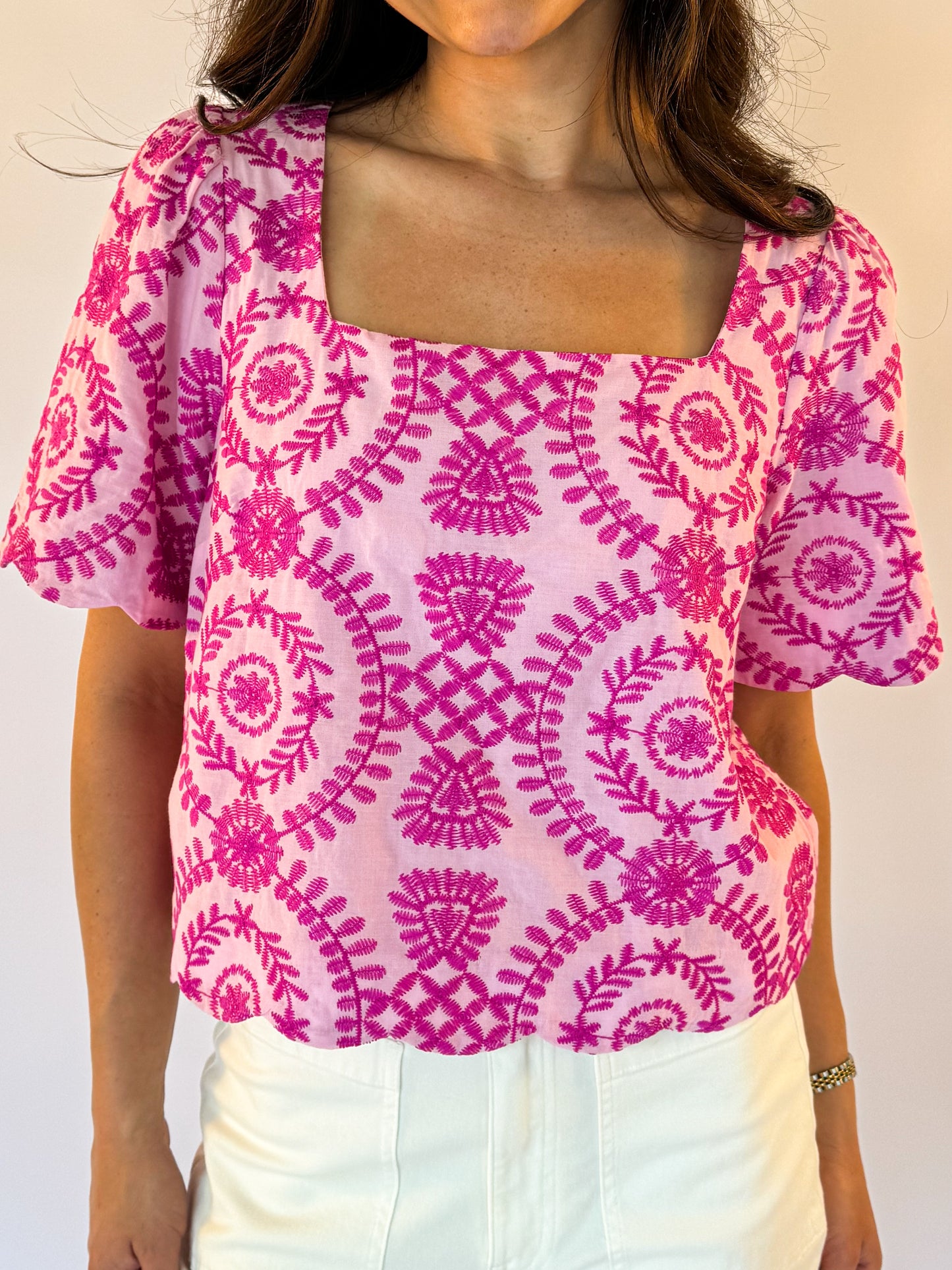THE HADLEY SCALLOP TOP